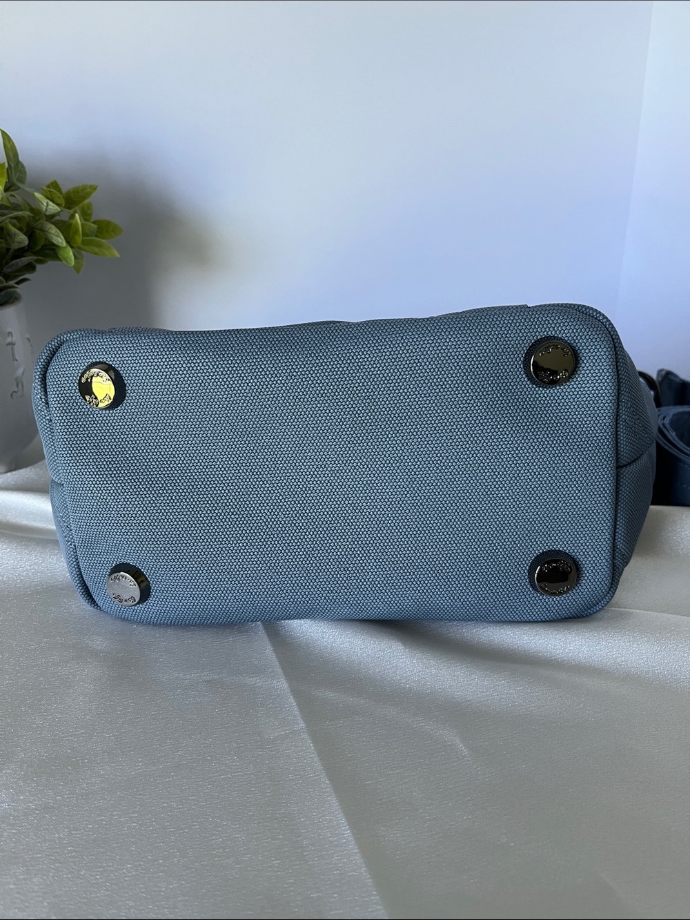 LUG - Dory Matte Luxe VL Crossbody Bag in Blue Moon w/North Star Cream interior - Picture 3 of 8
